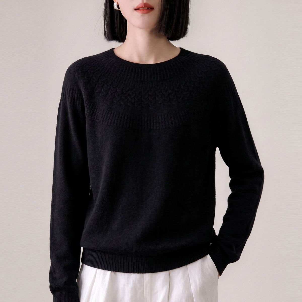 Women's Slim-Fit Round Neck Knit Pullover Sweater