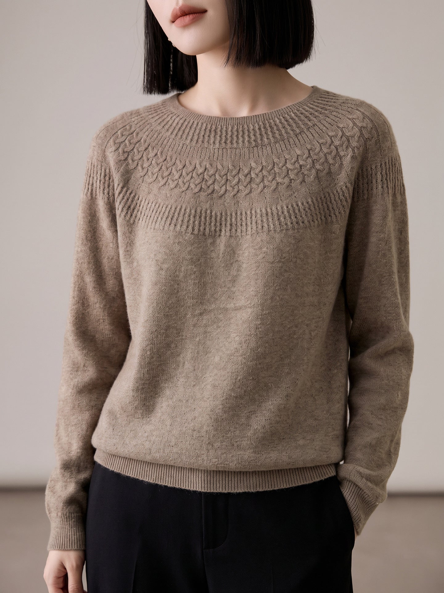 Women's Slim-Fit Round Neck Knit Pullover Sweater