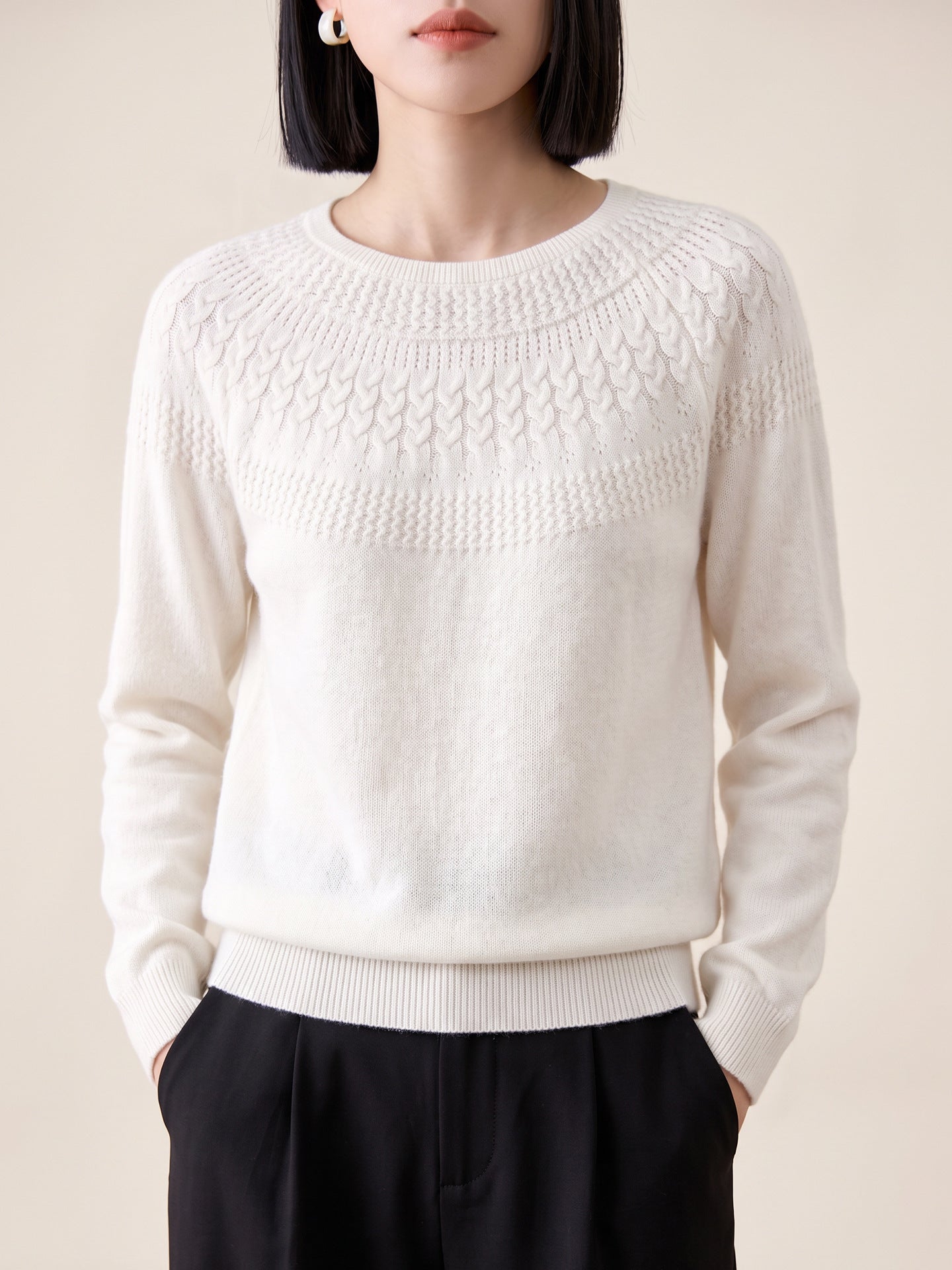 Women's Slim-Fit Round Neck Knit Pullover Sweater