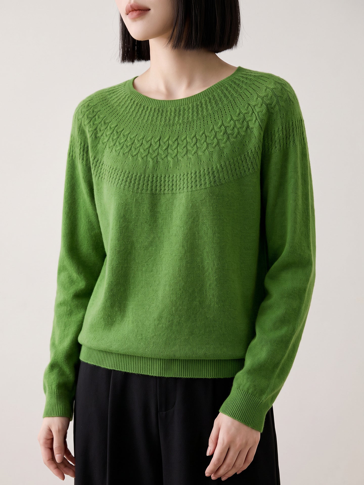 Women's Slim-Fit Round Neck Knit Pullover Sweater