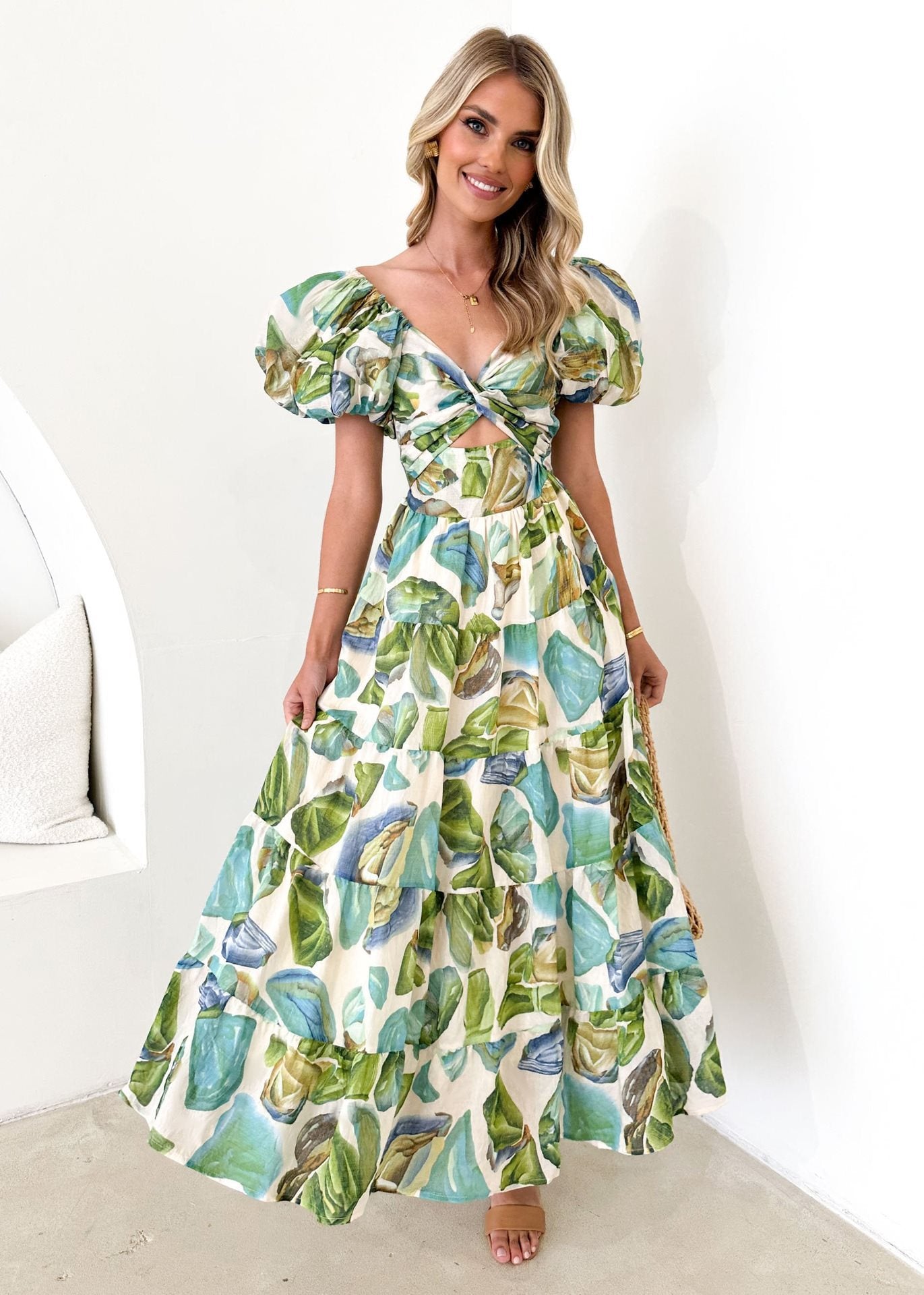 Women’s Elegant Floral Flared Dress with Puff Sleeves