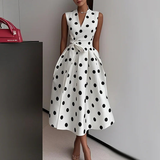 Women’s Flattering Slim Fit Wear  – Elegant Waist-Defined Design